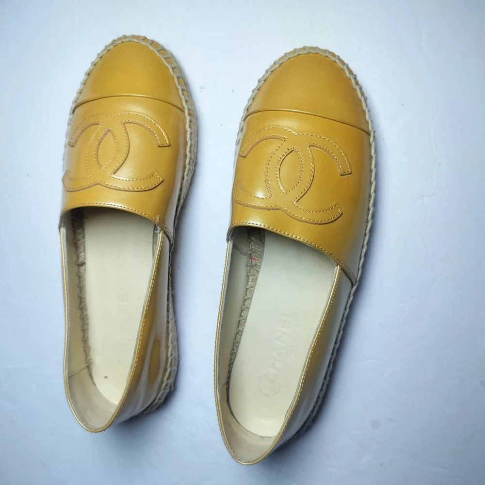 Chanel CC Logo Leather Espadrilles Mustard Yellow Flats Size 37 Made in Spain